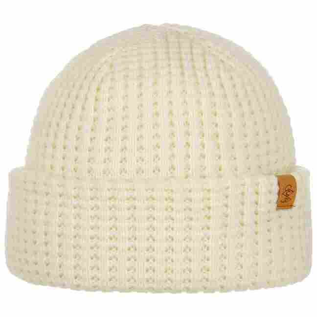 white knit hat